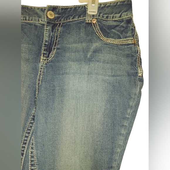 Women's Maurices blue jean capri pants 16 38" waist - Picture 5 of 11